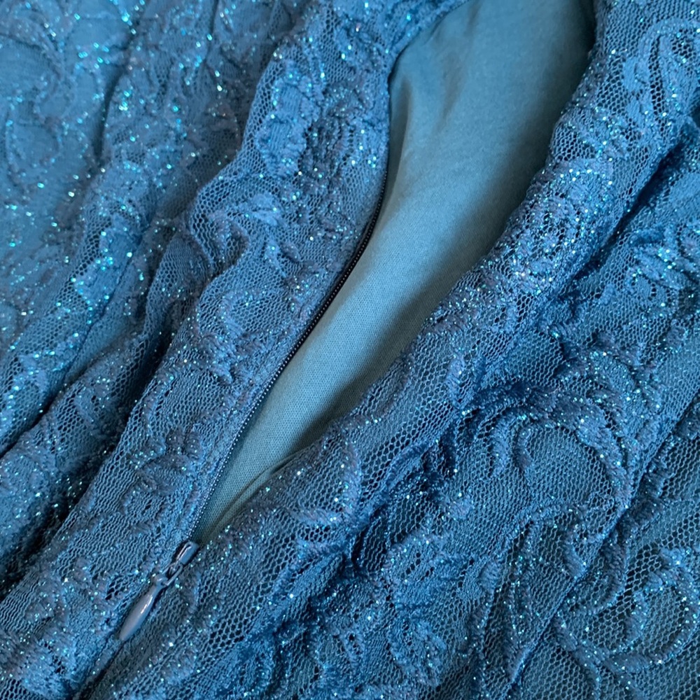 Dress - Picture 6 of 6